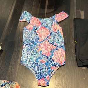 Girls size 8 Lilly Pulitzer one piece bathing suit perfect  condition